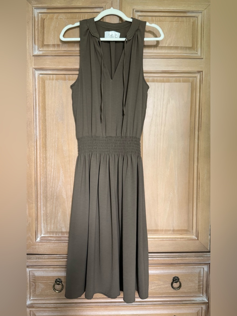 Brochu Walker Francine Dress – Olive/Taupe Sleeveless Smocked Midi Dress Size M - Picture 2 of 8